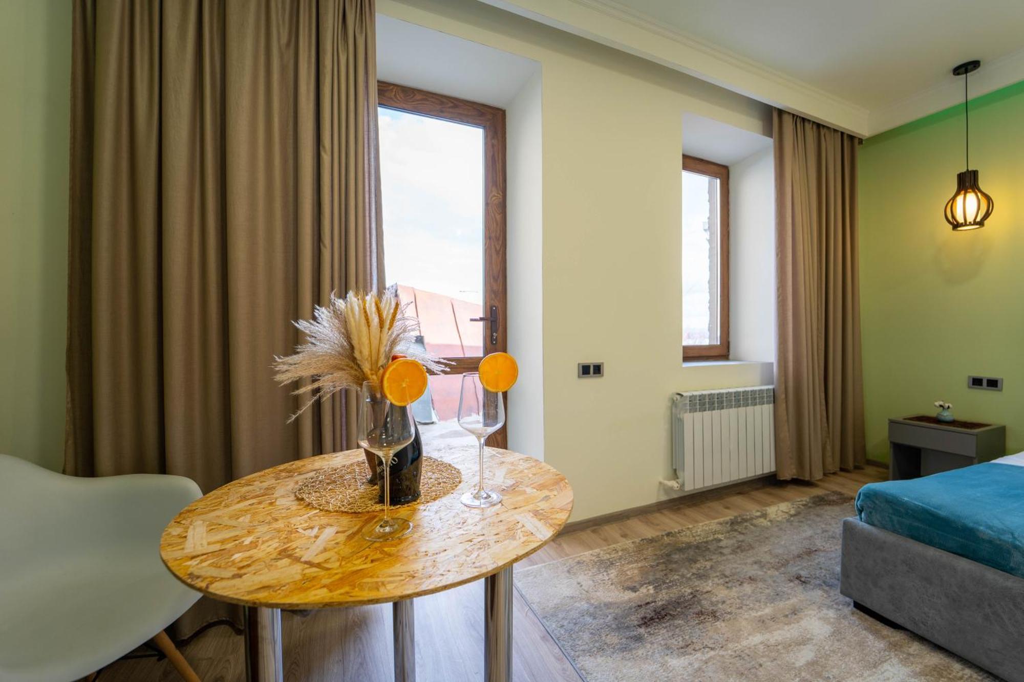Kumayri Suite Balcony View Ґюмрі Екстер'єр фото